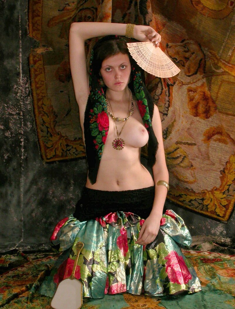 Елочка, 56
